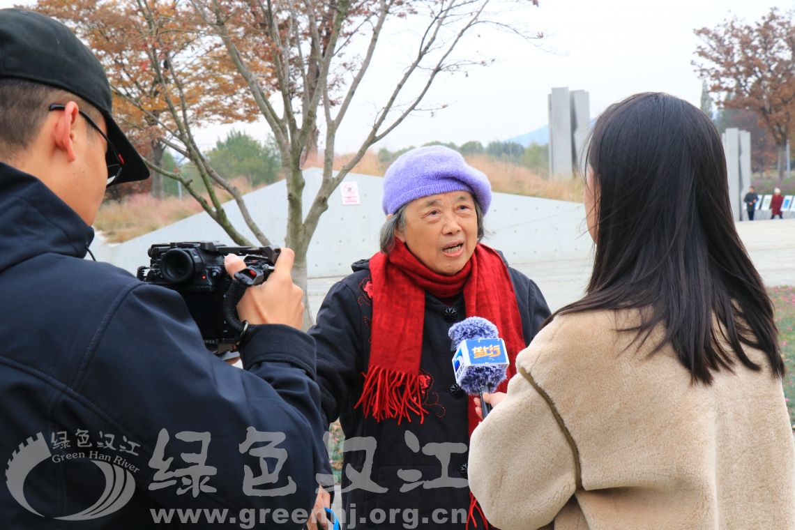 我会在月亮湾公园参加“湖北生态文化论坛”