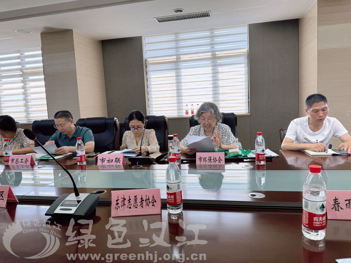 运建立参加了“襄阳市志愿和社会工作服务机构交流座谈会”