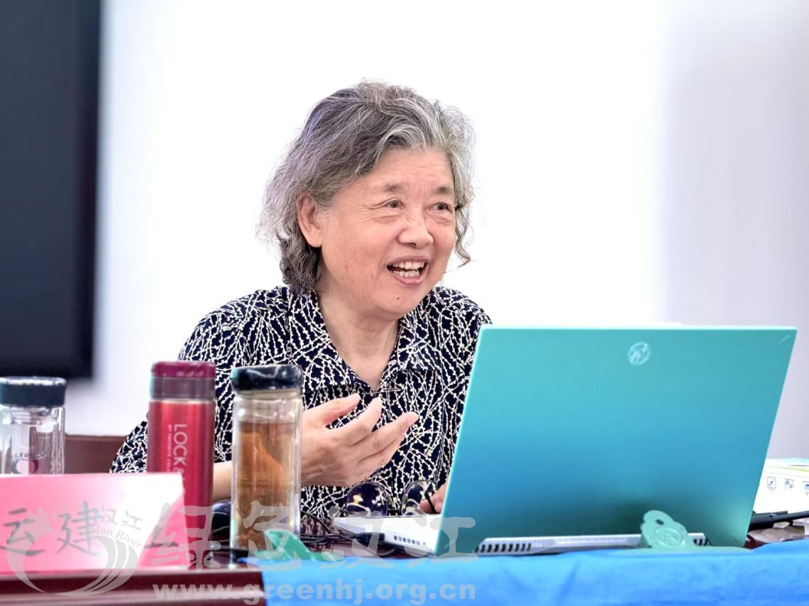 “民间河湖长”在白龙庙村进行环保宣讲